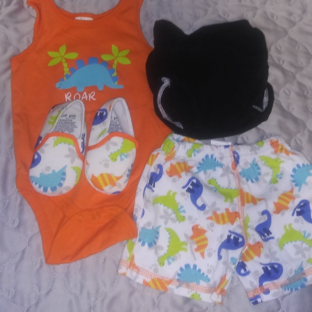 GUC Cutie pie Dinosaur outfit